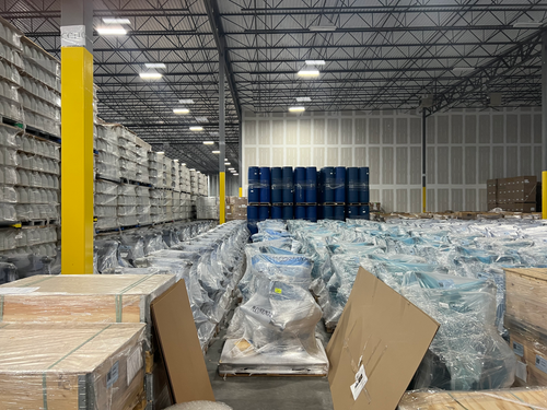 Warehouse space optimization with high-density pallet storage and organized inventory